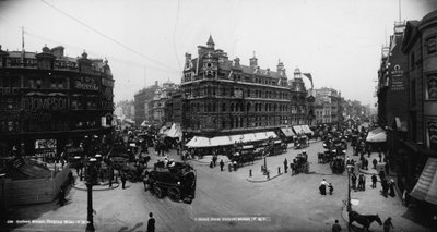 Tottenham Court Road und Oxford Street, London von English Photographer